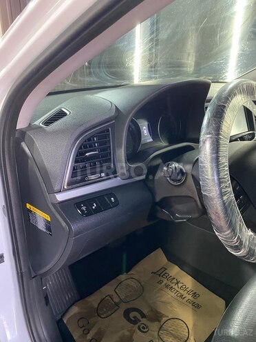 Hyundai Elantra 2016, 235,605 km - 2.0 л - Bakı
