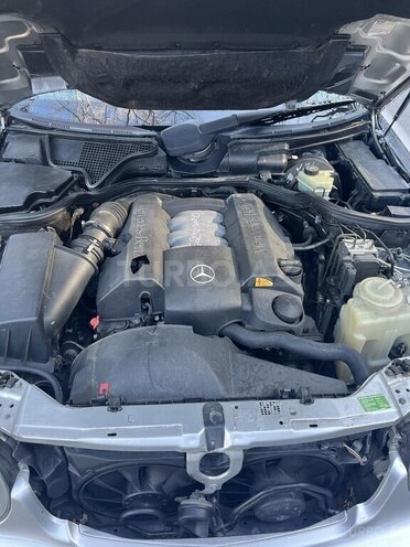 Mercedes E 240 1997, 286,000 km - 2.4 l - Qax