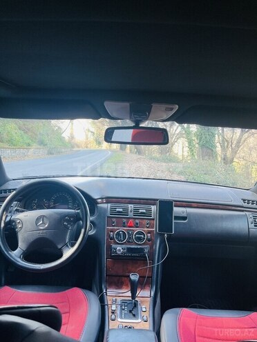 Mercedes E 240 1997, 286,000 km - 2.4 l - Qax