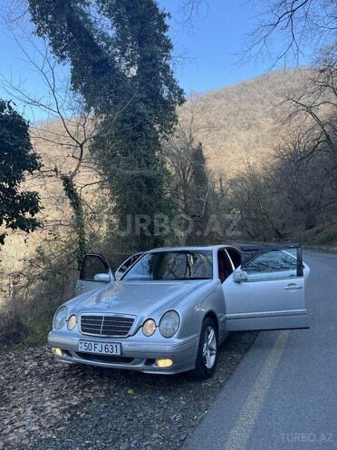 Mercedes E 240 1997, 286,000 km - 2.4 l - Qax