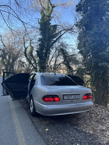 Mercedes E 240 1997, 286,000 km - 2.4 l - Qax