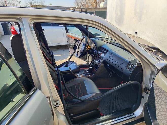 Mercedes C 220 1994, 318,000 km - 2.2 л - Sumqayıt