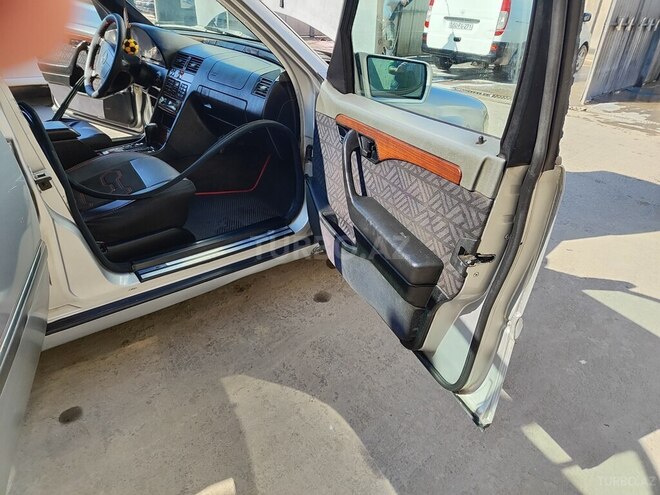 Mercedes C 220 1994, 318,000 km - 2.2 л - Sumqayıt