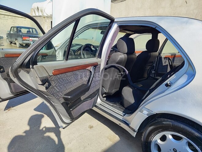 Mercedes C 220 1994, 318,000 km - 2.2 л - Sumqayıt