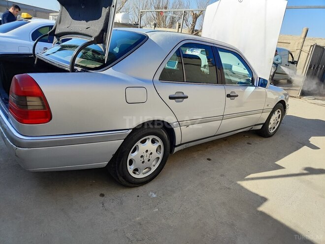 Mercedes C 220 1994, 318,000 km - 2.2 л - Sumqayıt