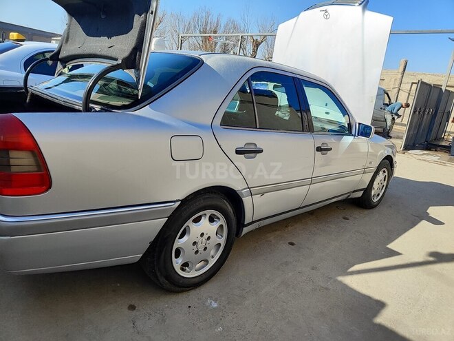 Mercedes C 220 1994, 318,000 km - 2.2 л - Sumqayıt