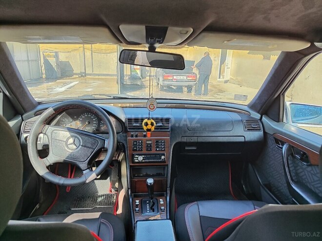 Mercedes C 220 1994, 318,000 km - 2.2 л - Sumqayıt