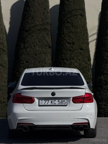 BMW 330-2