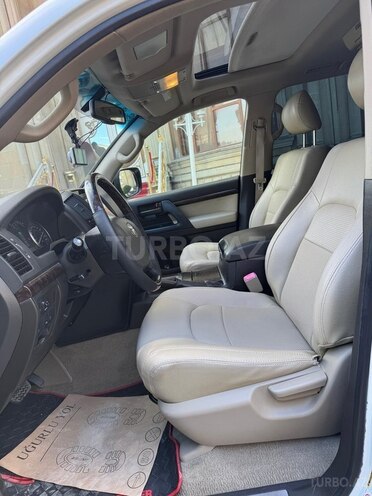 Toyota Land Cruiser-4