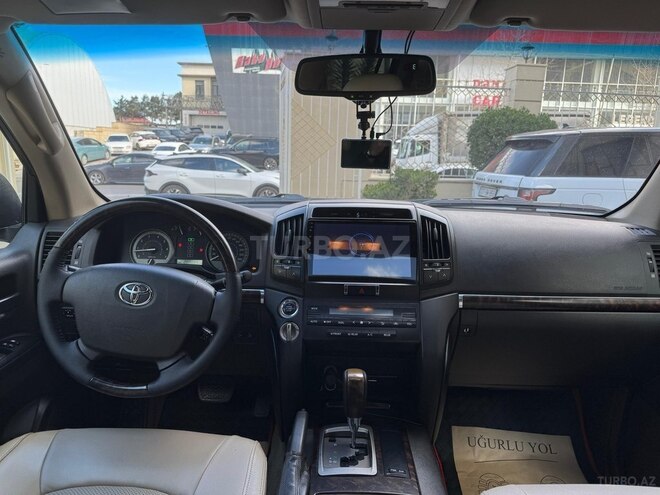 Toyota Land Cruiser-5