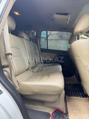 Toyota Land Cruiser-11