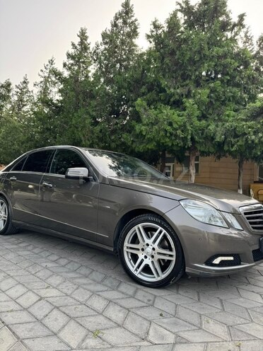 Mercedes E 220 2009, 302,000 km - 2.1 л - Xaçmaz