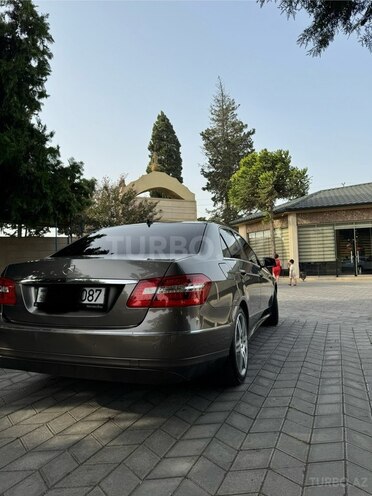 Mercedes E 220 2009, 302,000 km - 2.1 л - Xaçmaz