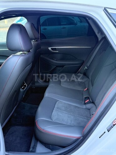 Hyundai Sonata-12