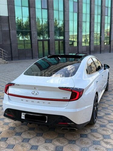 Hyundai Sonata-5