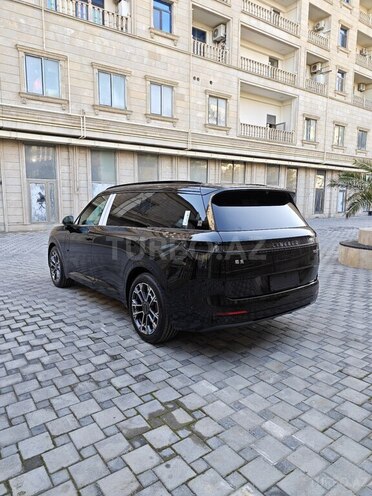 Lynk & Co 900-4