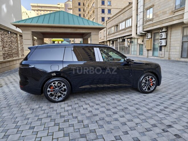 Lynk & Co 900-5