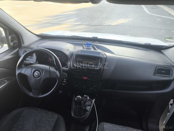 Opel Combo-14