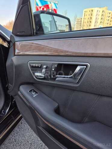 Mercedes E 300 2012, 377,000 km - 3.0 l - Yevlax