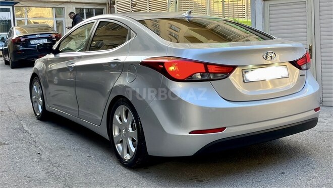 Hyundai Elantra 2015, 151,200 km - 1.8 l - Bakı