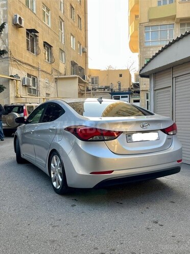 Hyundai Elantra 2015, 151,200 km - 1.8 l - Bakı