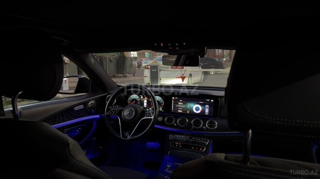 Mercedes E 200 4MATIC-3
