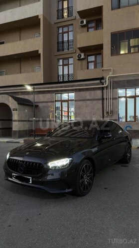 Mercedes E 200 4MATIC-13