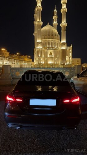 Mercedes E 200 4MATIC-17