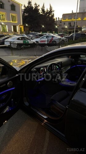 Mercedes E 200 4MATIC-11