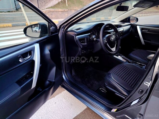 Toyota Corolla-11
