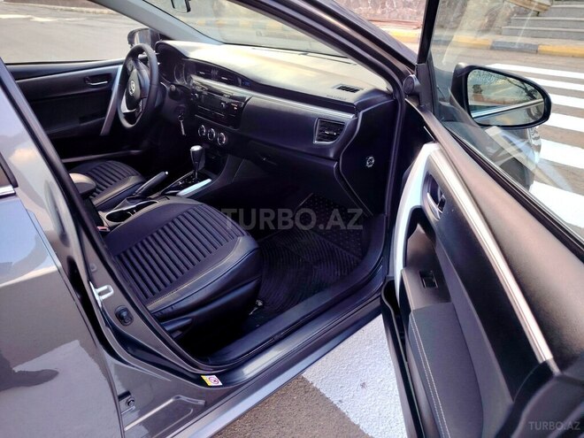 Toyota Corolla-12