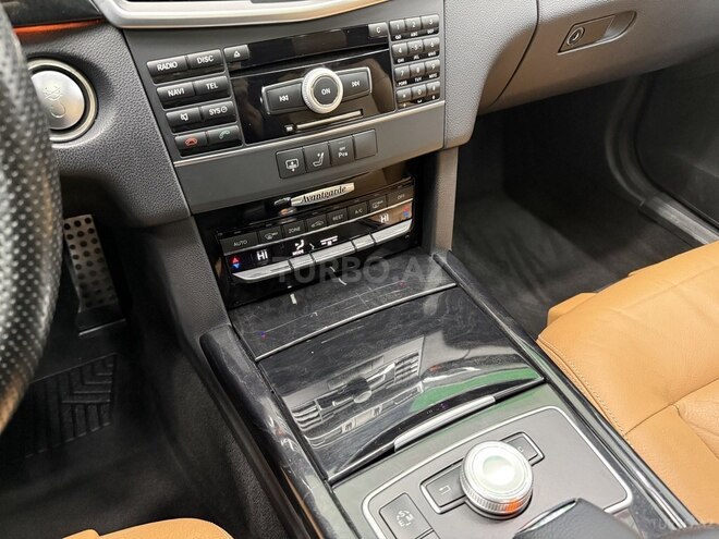Mercedes E 300-15