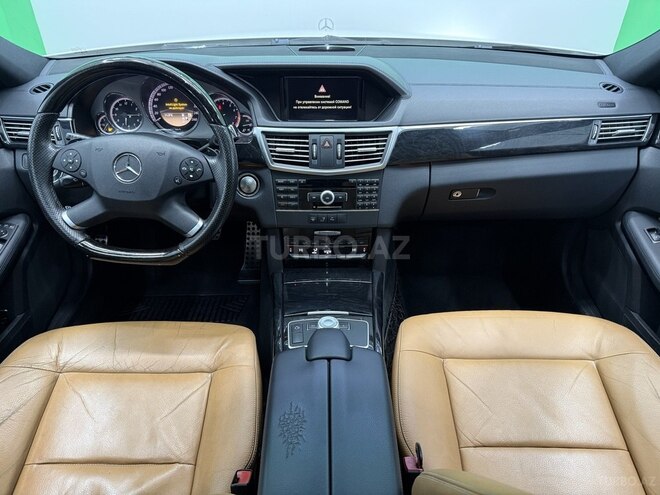 Mercedes E 300-9