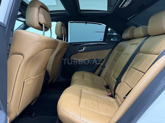 Mercedes E 300-12
