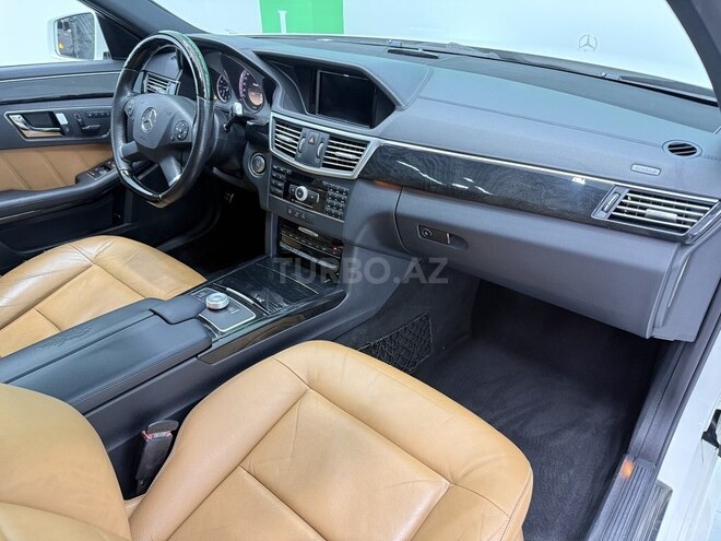 Mercedes E 300-11