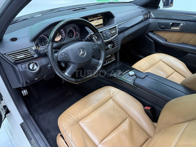 Mercedes E 300-8