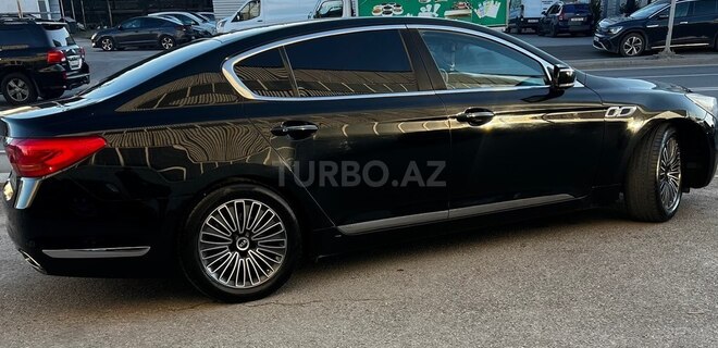 Kia Quoris-8