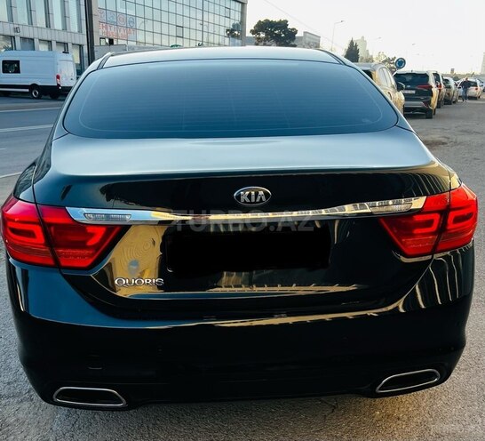 Kia Quoris-9