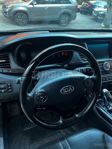 Kia Quoris-11