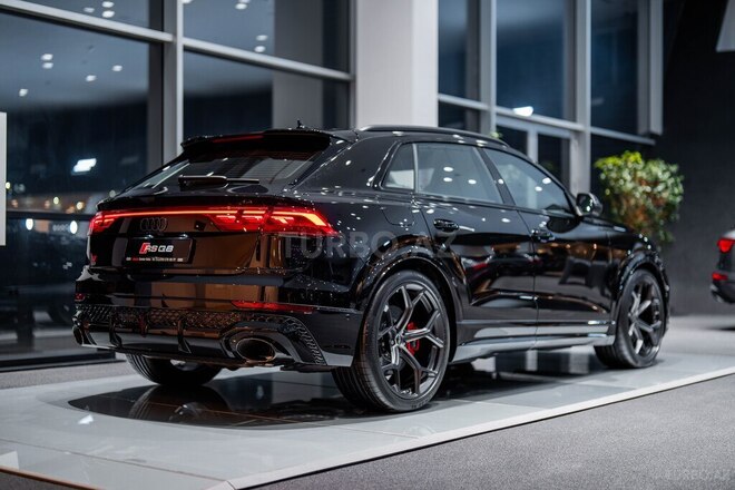 Audi RS Q8 Performance-8
