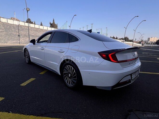 Hyundai Sonata-4