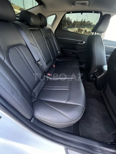 Hyundai Sonata-16