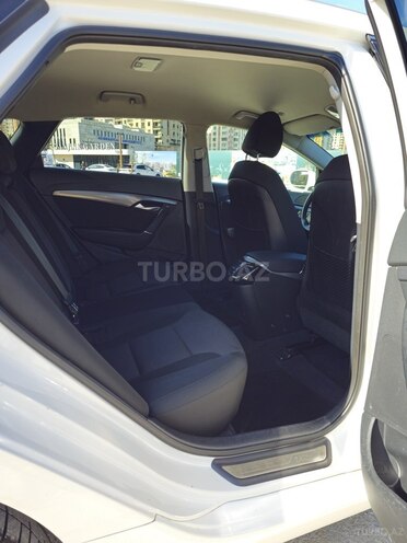 Hyundai i40-12