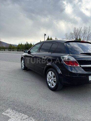 Opel Astra 2009, 240,080 km - 1.4 l - Şəki
