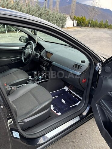 Opel Astra 2009, 240,080 km - 1.4 l - Şəki