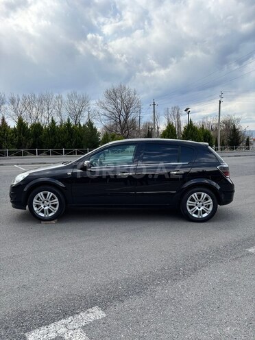 Opel Astra 2009, 240,080 km - 1.4 l - Şəki