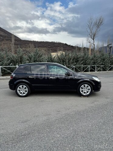 Opel Astra 2009, 240,080 km - 1.4 l - Şəki