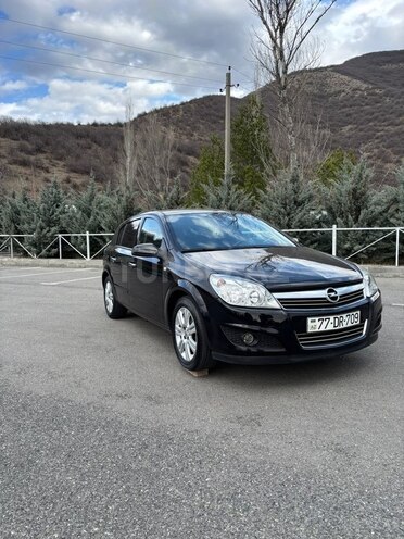 Opel Astra 2009, 240,080 km - 1.4 l - Şəki