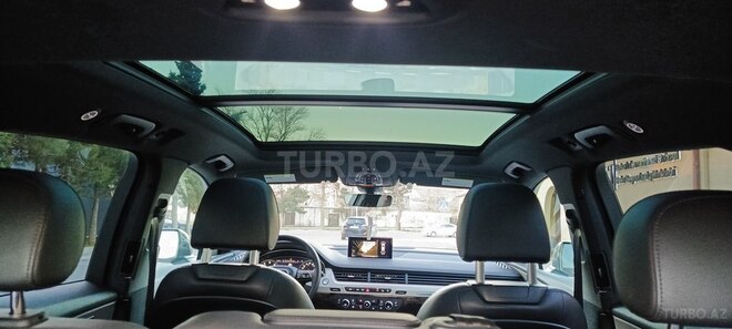 Audi Q7-6