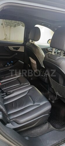 Audi Q7-14
